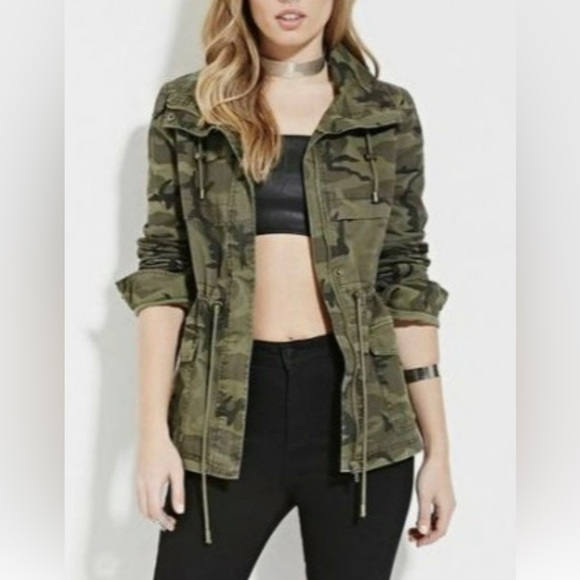 Forever 21 Jackets & Blazers - Forever 21 Camo Coat Medium Length adjustable drawstrings~ Small Oversized